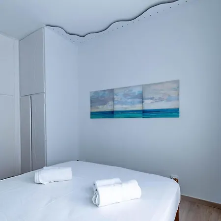 New Renovated 1b Close To Historic Center Apartment *