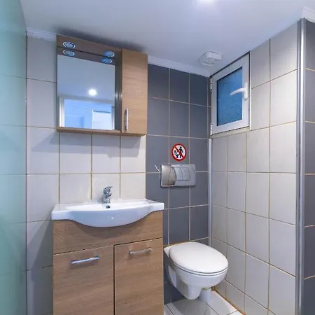 New Renovated 1b Close To Historic Center Athens